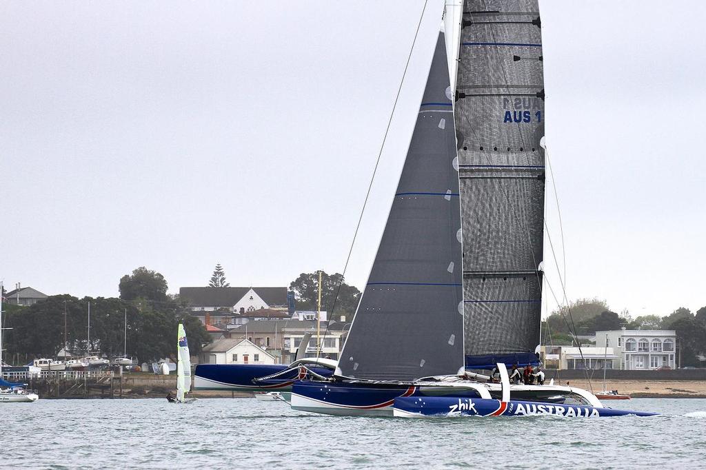 Team Australia (Sean Langman) vs TeamVodafoneSailing (Simon Hull) on the Waitemata Harbour, Wednesday October 23, 2013. Team Australia will line up for the 2013 Coastal Classic  © Richard Gladwell www.photosport.co.nz